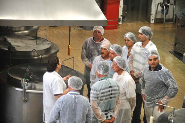 Vereadores visitaram cozinha e viram preparo de alimentos