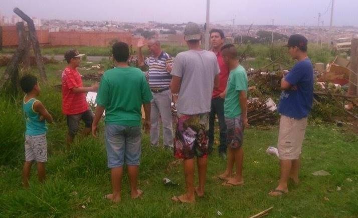 Carlão e Giovanni visitaram bairros e ouviram moradores