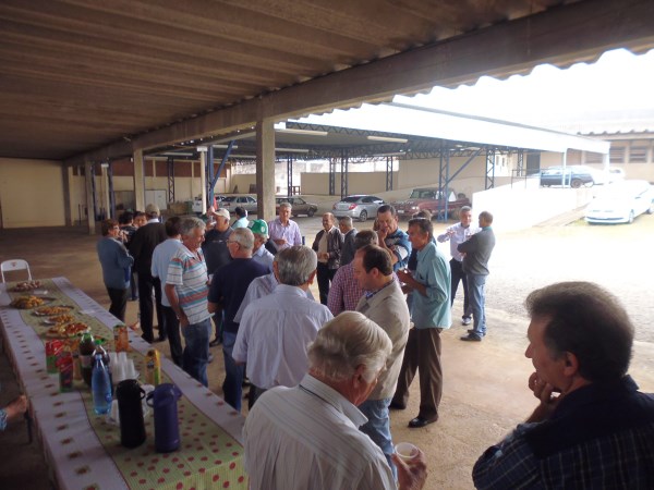 Juca participa de café na Associação dos Plantadores de Cana