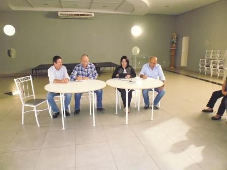 Antonio da Loja em reunião sobre Festa do Jardim Europa.