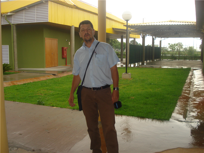 Vereador Kadu Garçom, durante visita ao CIEP do Santa Rita