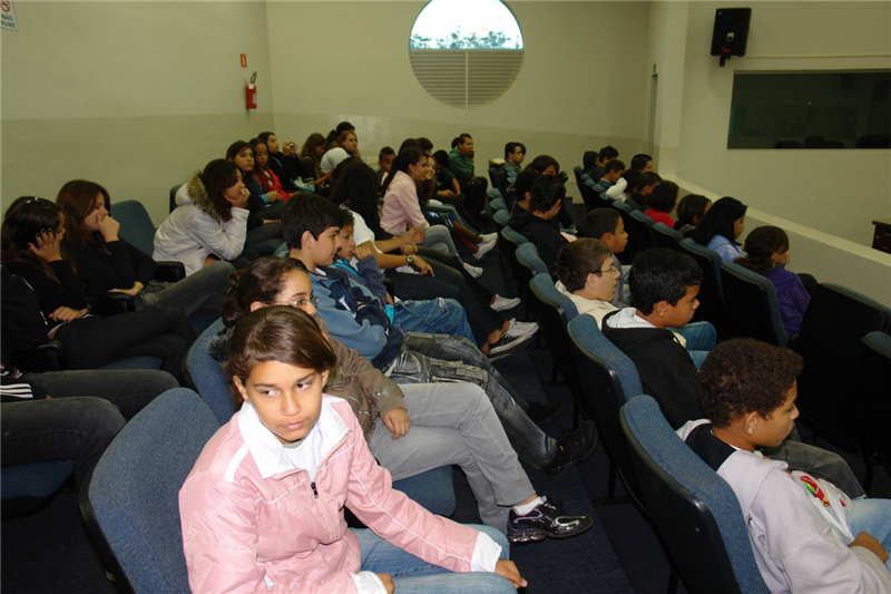 Alunos da Escola Estadual "Antonio Matarazzo" lotaram plenário da Câmara