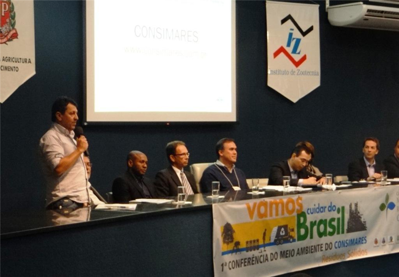 Kadu, presidente do Conselho Fiscal do Consimares, discursa durante Conferência do Meio Ambiente