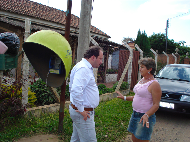 Vereador Juca visitou o bairro, após reclamações de moradores sobre orelhões