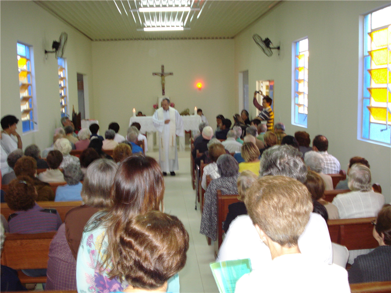 Primeira missa celebrada, após reforma em capela do asilo São Vicente de Paulo