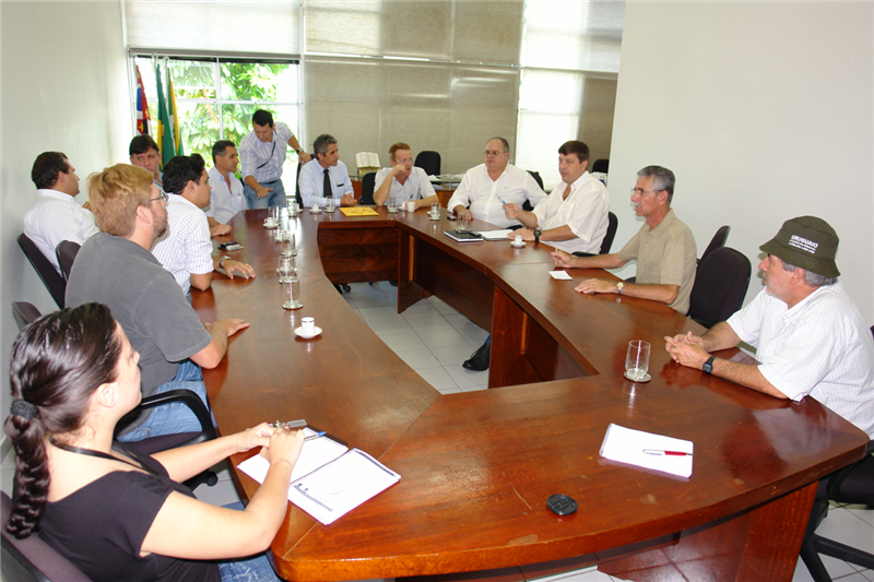 Reunião discute sobre trânsito e abertura de ruas da praça