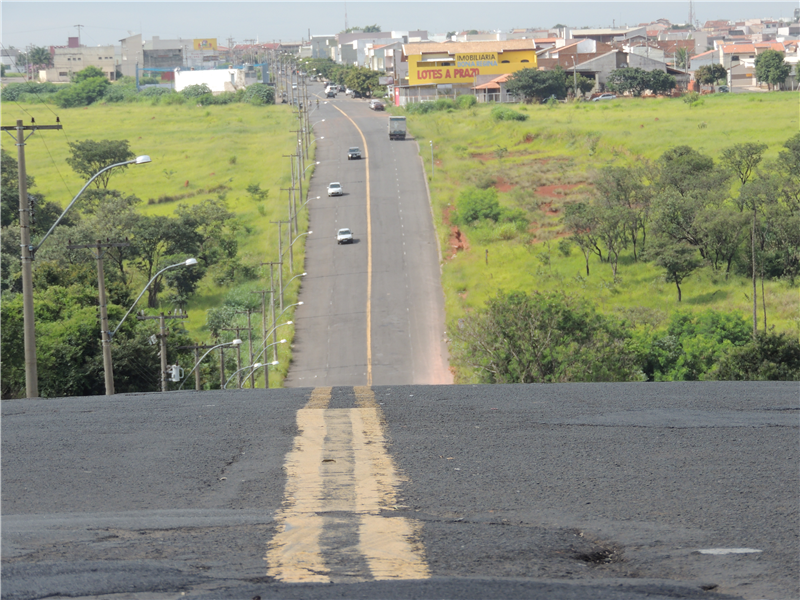 Avenida Alfredo Contatto é tema de moção assinada por Carlão Motorista.
