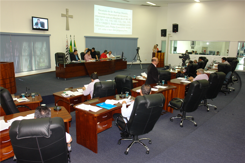 Vereadores aprovaram dois projetos de lei durante reunião ordinária