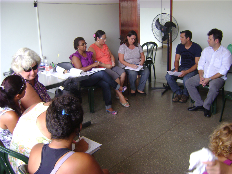 Alex participou de encontro no bairro 31 de Março com catadores de lixo