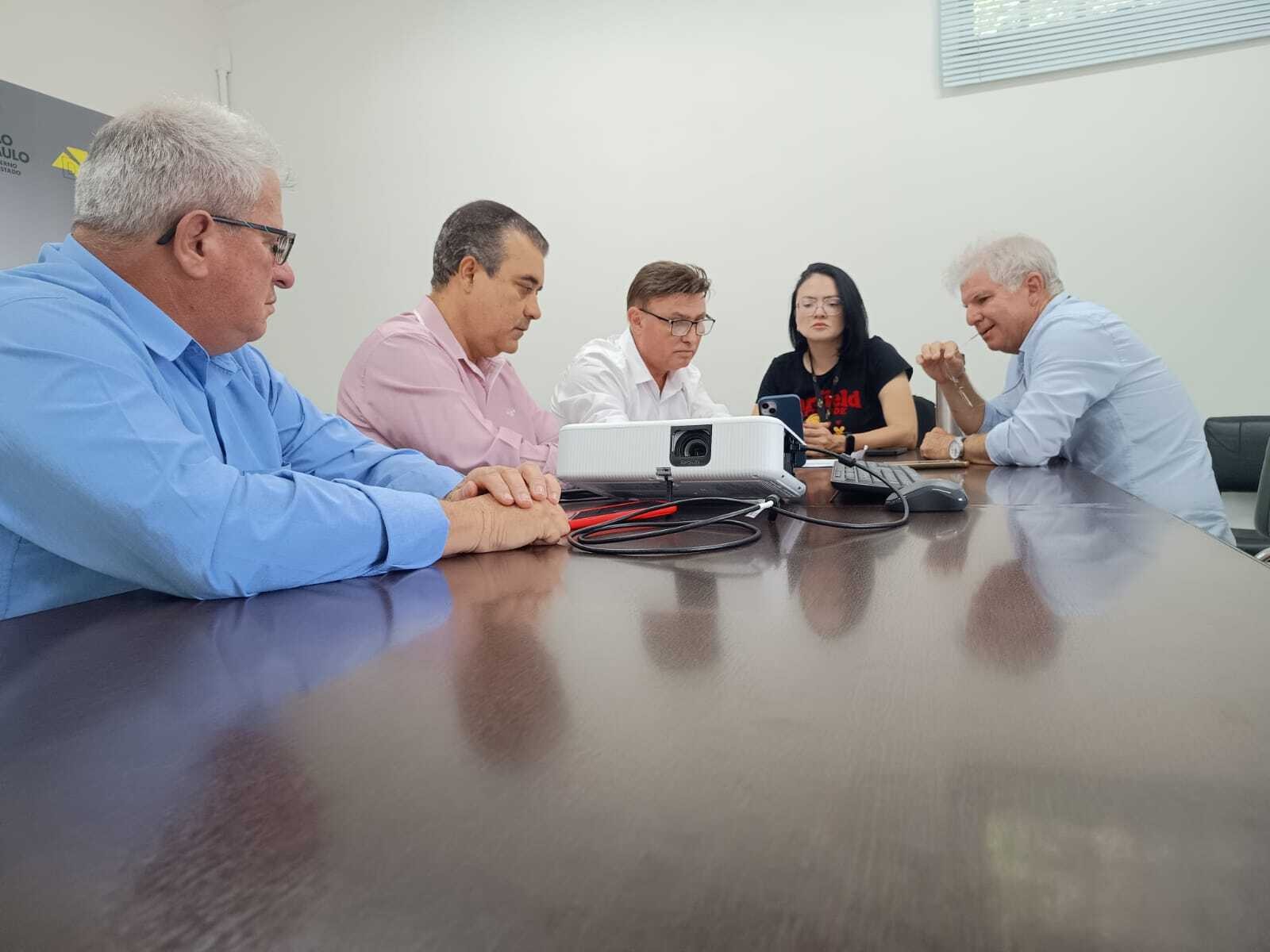 Em reunião no DER, vereadores solicitam melhorias nas rodovias SP-135 e SP-306