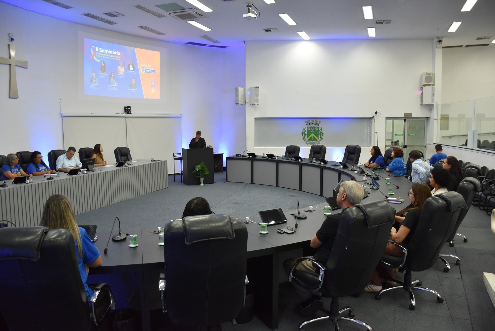 Seminário debate autismo na vida adulta e destaca urgência de políticas públicas inclusivas