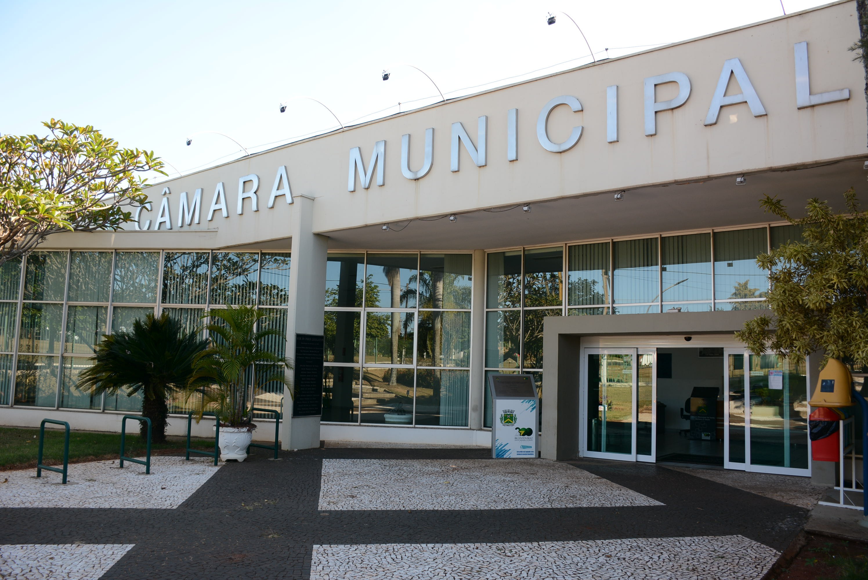 Câmara de Santa Bárbara vota três projetos e sete moções na sessão desta terça-feira