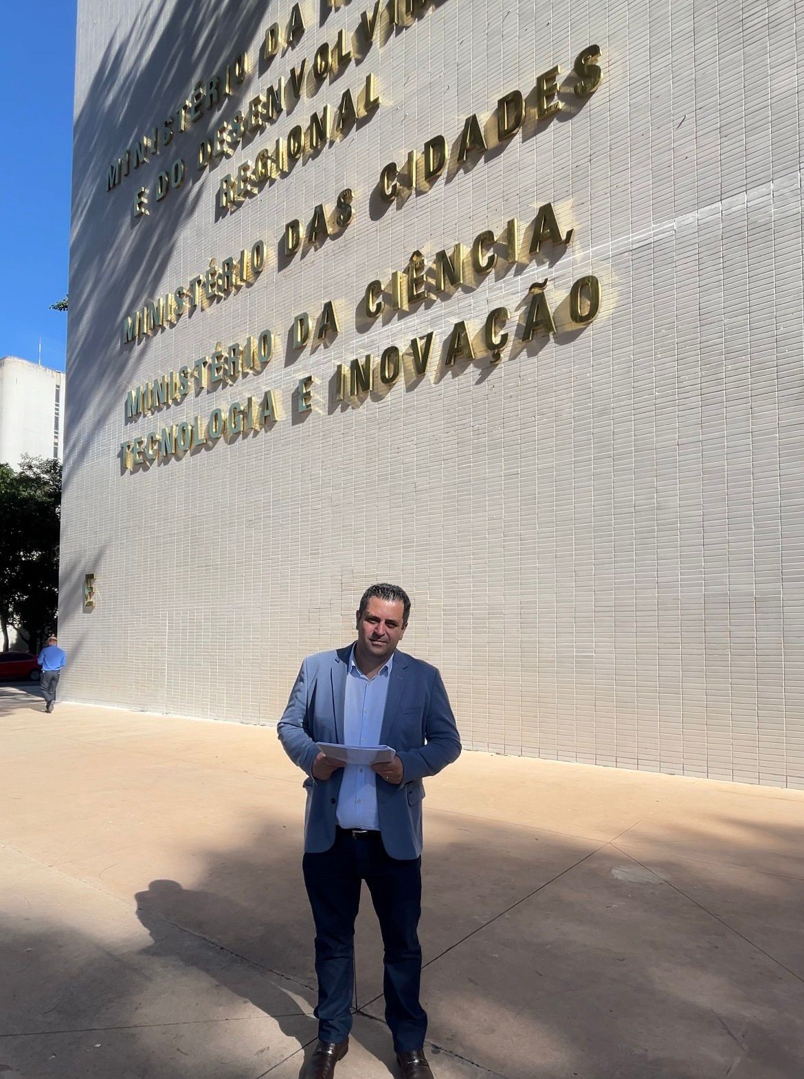 Em Brasília, vereador busca R$ 400 mil para ampliar atendimento a crianças com TEA