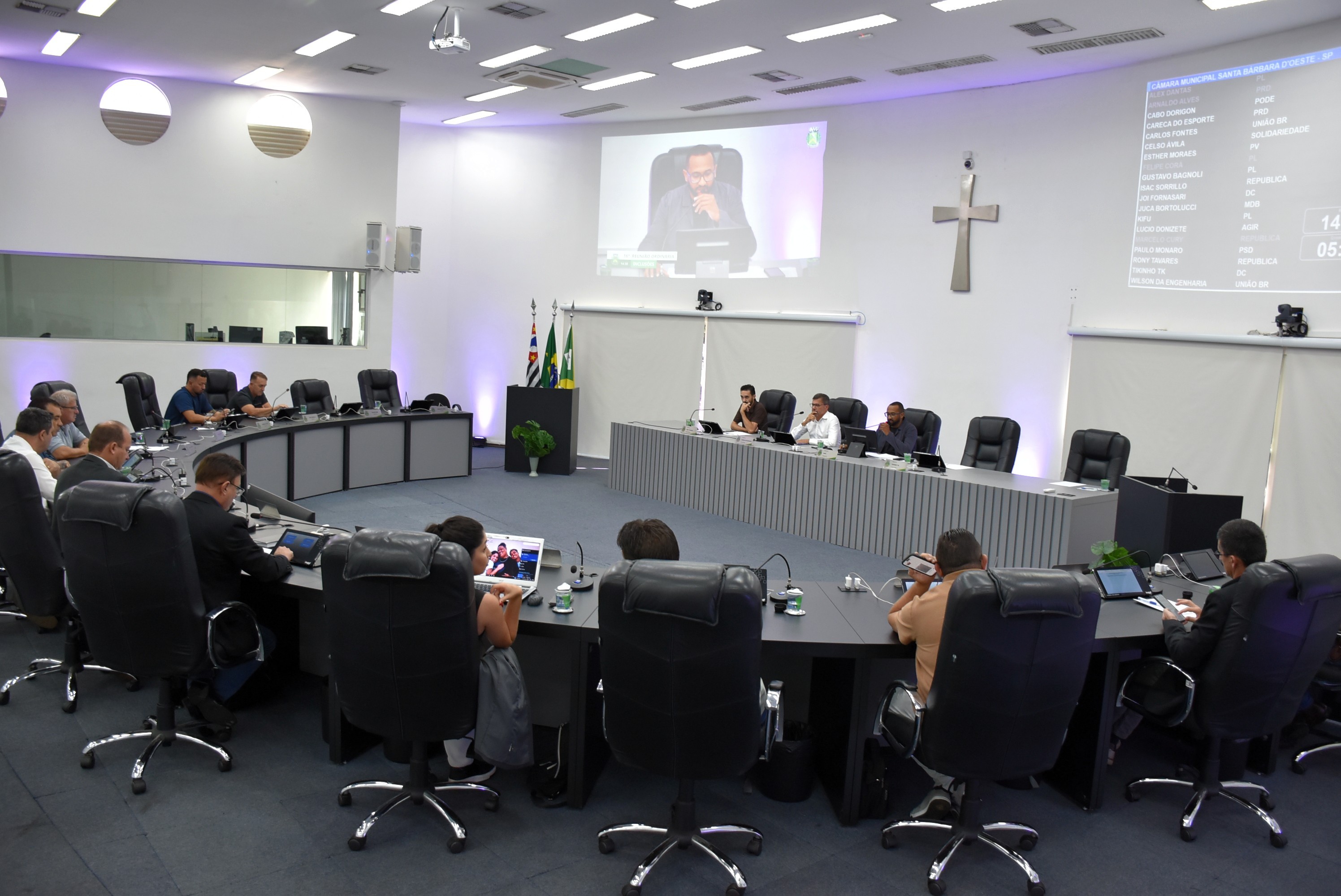 Vereadores aprovam reestruturação do Fundo de Solidariedade e Título de Cidadão durante a 16ª Reunião Ordinária