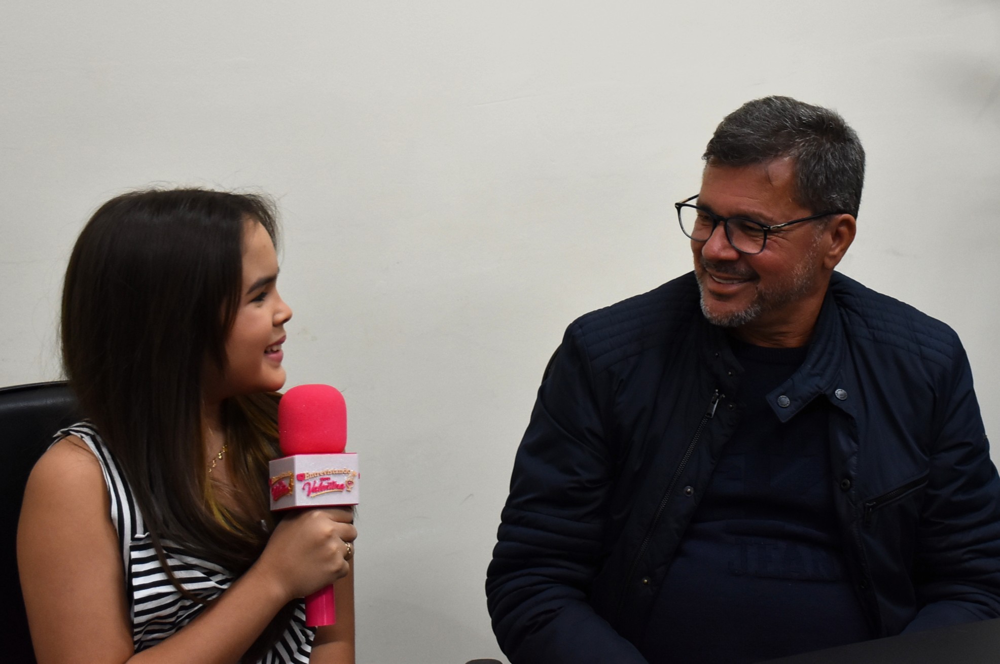 Vereador recebe visita de Valentina Castelo na Câmara Municipal