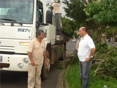 Carlos Fontes acompanha trabalho da prefeitura