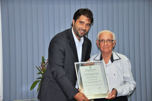 Gustavo Bagnoli homenageou Antonio Perez