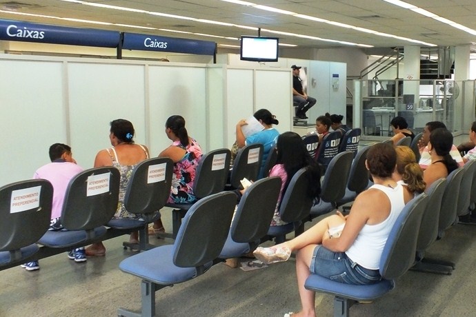 Uruguaio quer tornar senhas e assentos obrigatórios