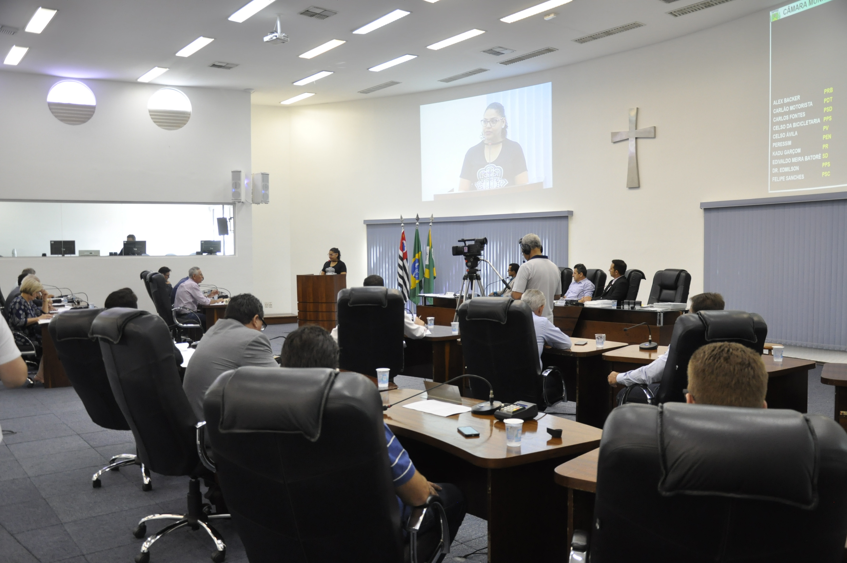 Vereadores rejeitaram dois pareceres e aprovaram dois projetos durante a sessão