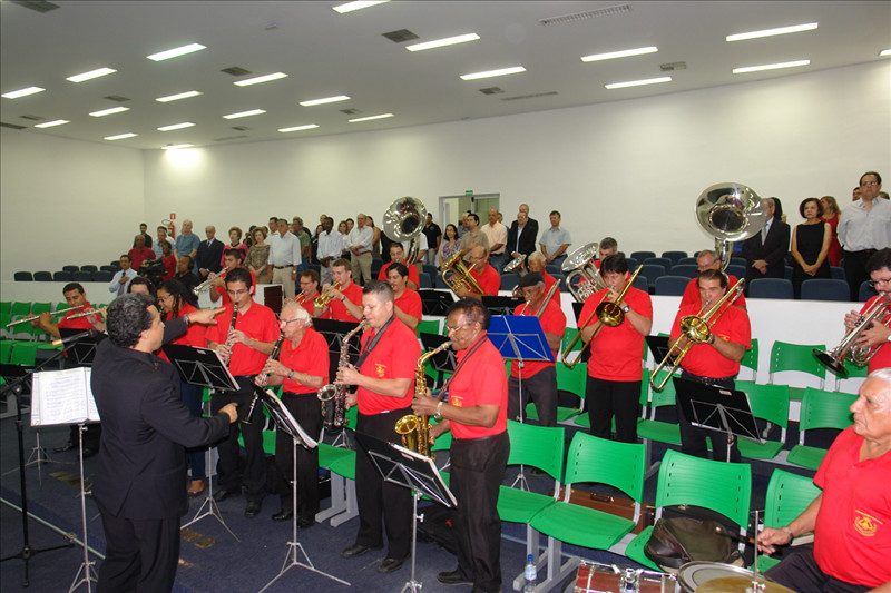 Corporação Musical União Barbarense durante apresentação na Câmara