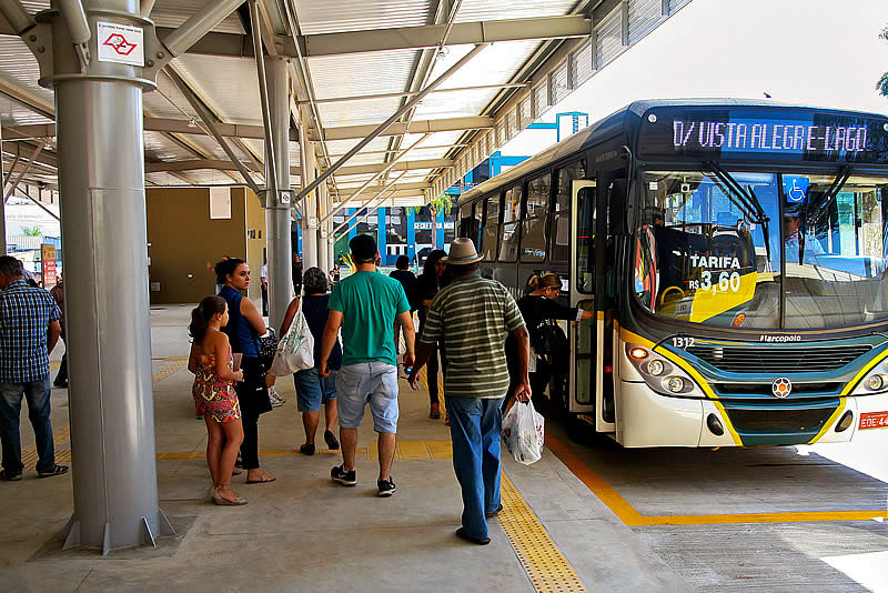 Usuários do transporte coletivo pedem que ônibus continuem passando pelo Centro