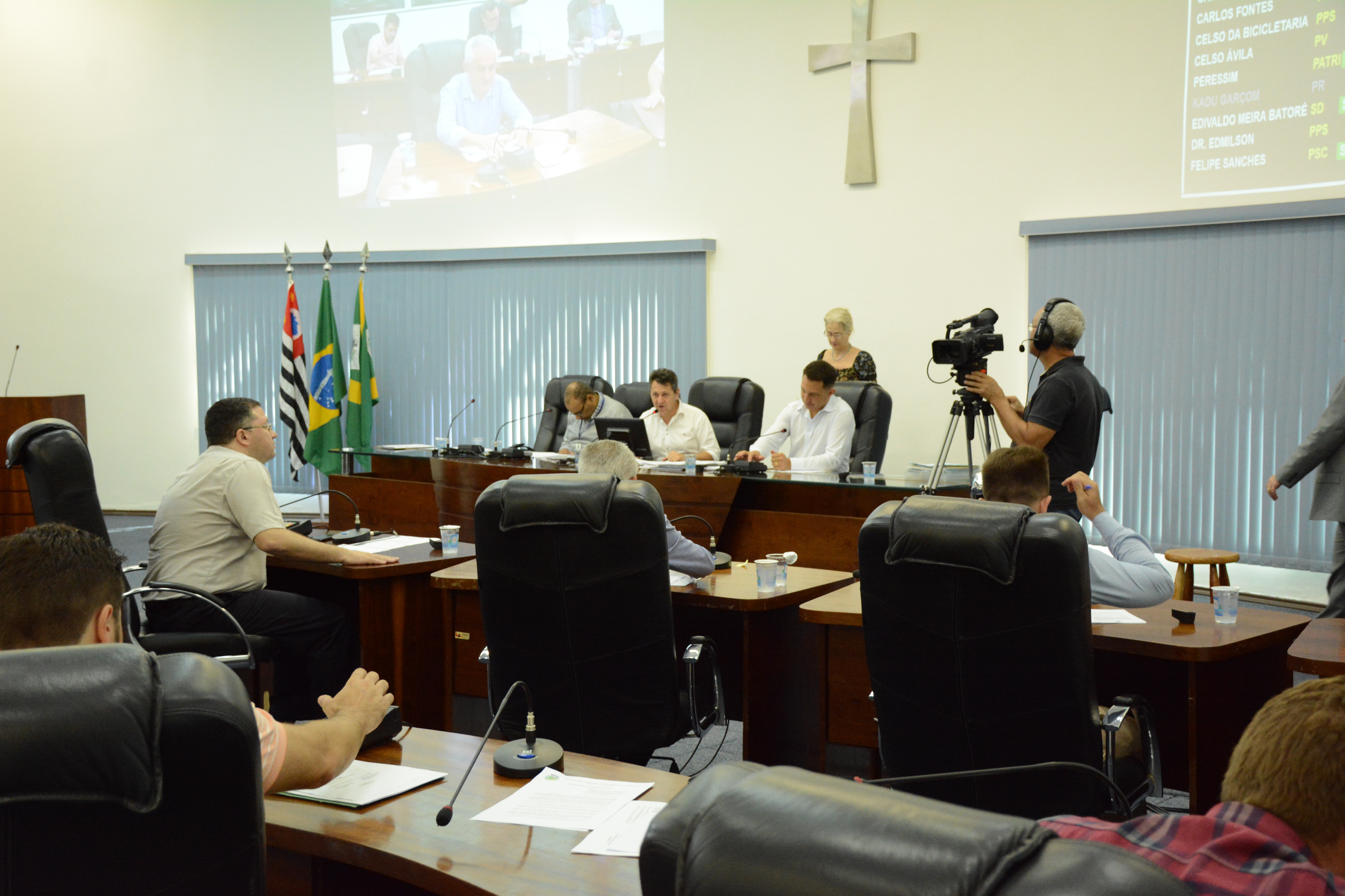 Parlamentares aprovaram dois projetos de lei, um projeto de decretp-legislativo e um projeto de resolução