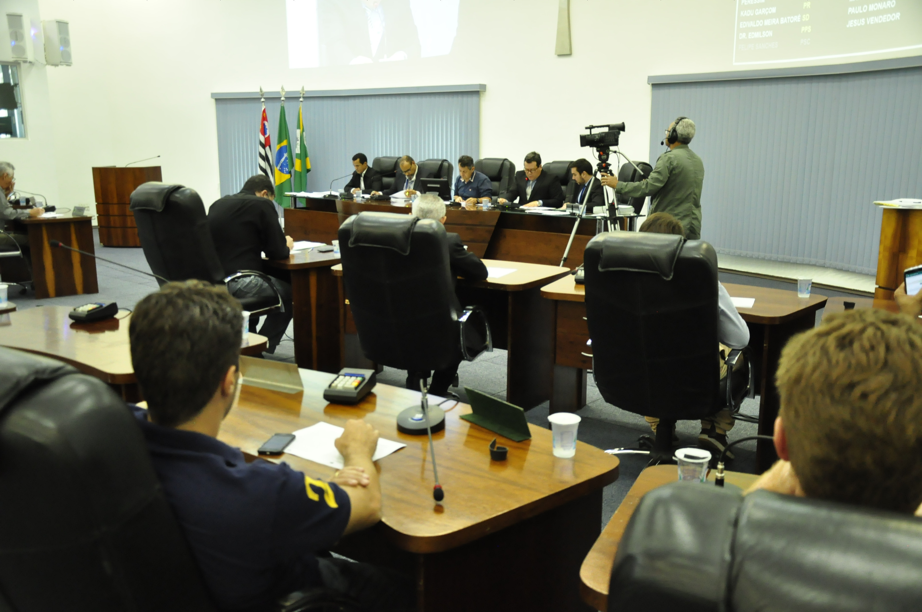 Vereadores rejeitaram um veto, mas acataram outro durante a 34ª Reunião Ordinária