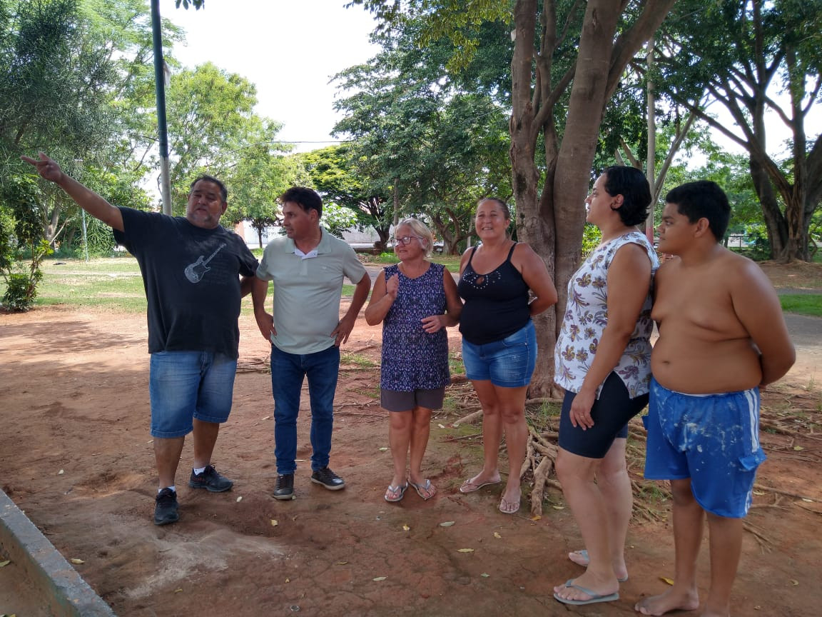 Vereador foi chamado ao São Joaquim por moradores, que cobram melhorias para o bairro