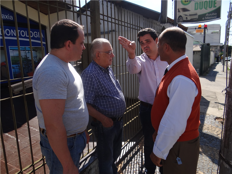 Pinguim e bbi em visita ao local no dia 7 de junho.