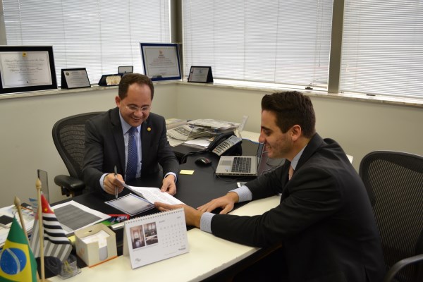 Felipe Sanches apresentou diferentes pedidos ao deputado
