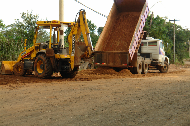 Reparos foram realizados, ontem, em área próxima à Estrada do Barreirinho