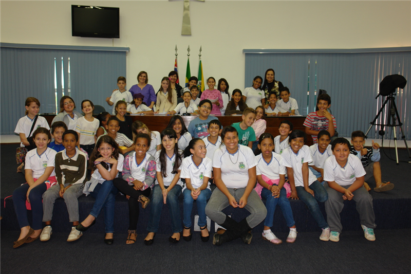 Alunos da Emefei Mariana Fracassi que participaram do Câmara do Futuro