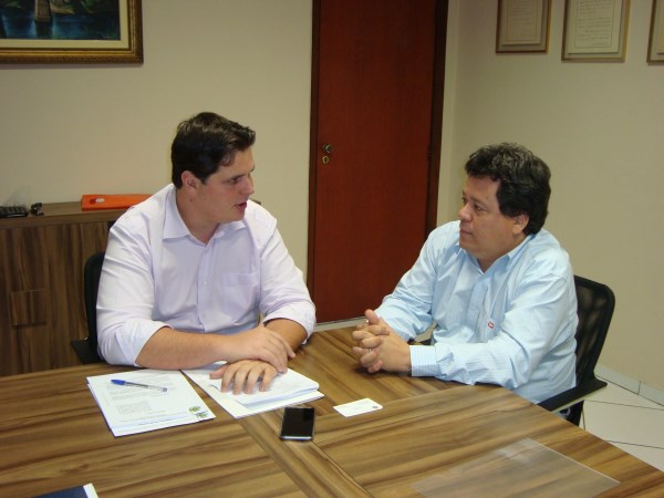 Dr. José apresenta pedidos ao deputado Cauê Macris