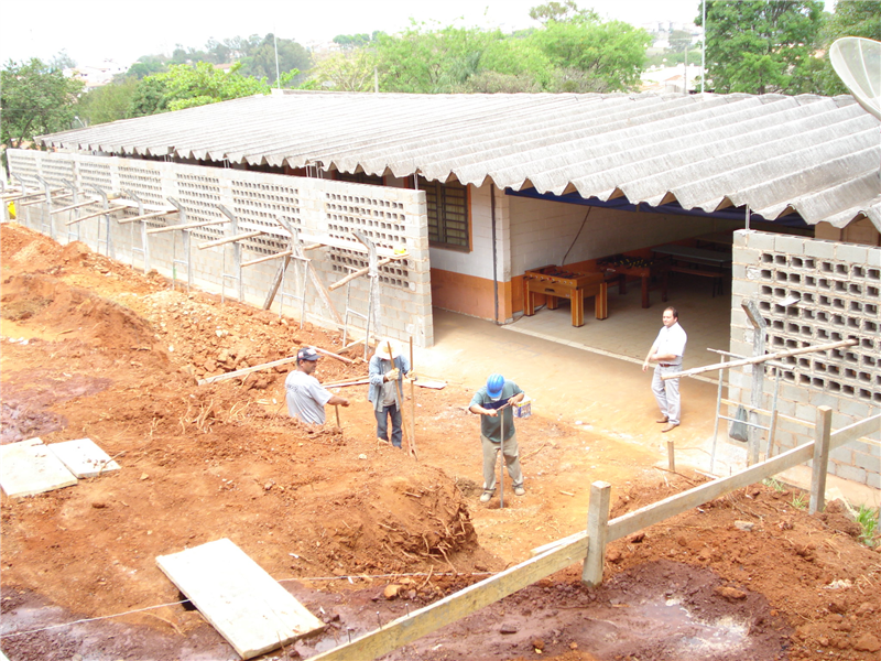 Juca acompanhou reforma em escola da Vila Linópolis, iniciada após pedidos dele à Prefeitura