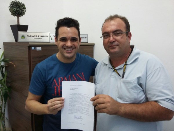 Pinguim se reúne com vice-presidente da Saber.