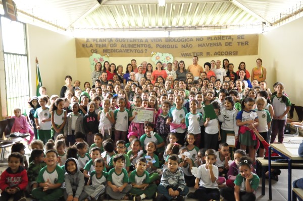 Escola e comunidade estiveram reunidas nesta sexta-feira