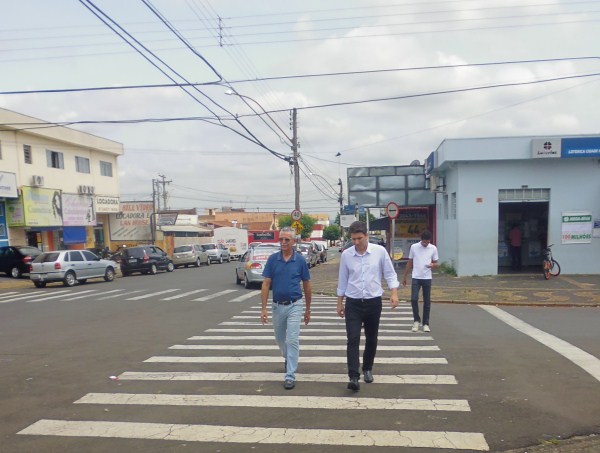 Carlão e Giovanni Bonfim visitaram o bairro nesta sexta