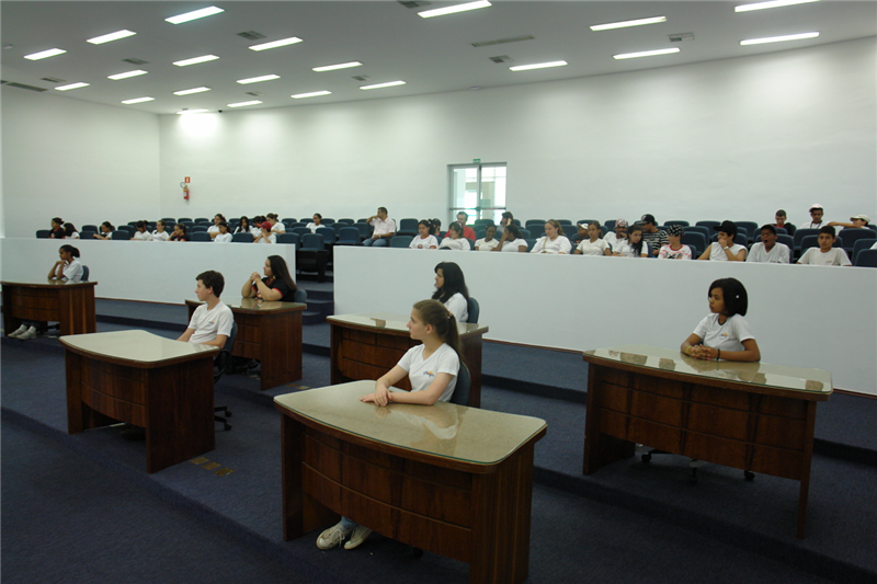 Alunos acompanharam hoje a 14ª Reunião Ordinária do Projeto Câmara do Futuro