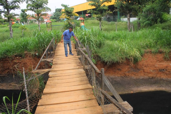 Bebeto pede melhorias urgentes em ponte.
