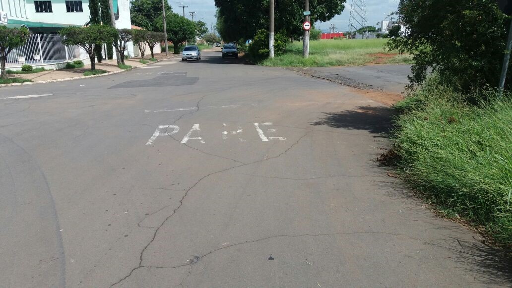 Alex pede sinalização de solo em vários pontos da cidade.