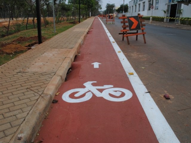 Ciclovia foi pintada pela Prefeitura barbarense neste ano