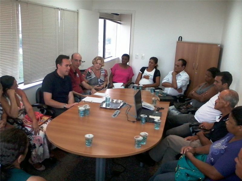 Alex Backer também participou de reunião com moradores do Zumbi dos Palmares