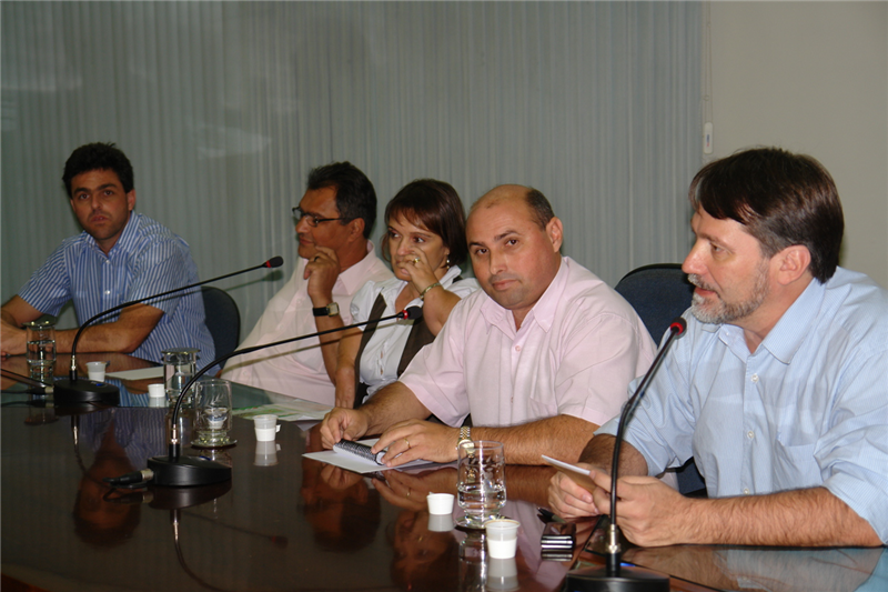 Vereador Carlos Fontes comandou reunião de campanha contra queimadas