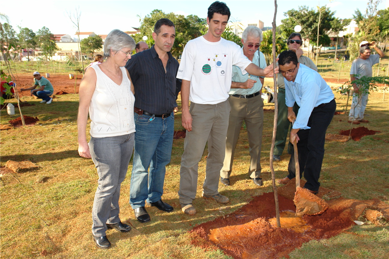 Câmara encerrou evento com plantio no Parque dos Ipês