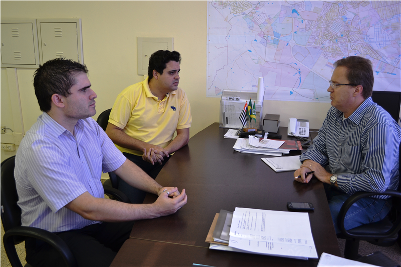 Juca, o presidente da Guarda Mirim, José Reis, e o secretário Cristovão Silveira