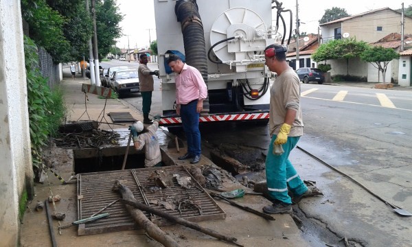 Em fevereiro de 2015, Prefeitura efetuou limpeza de galeria