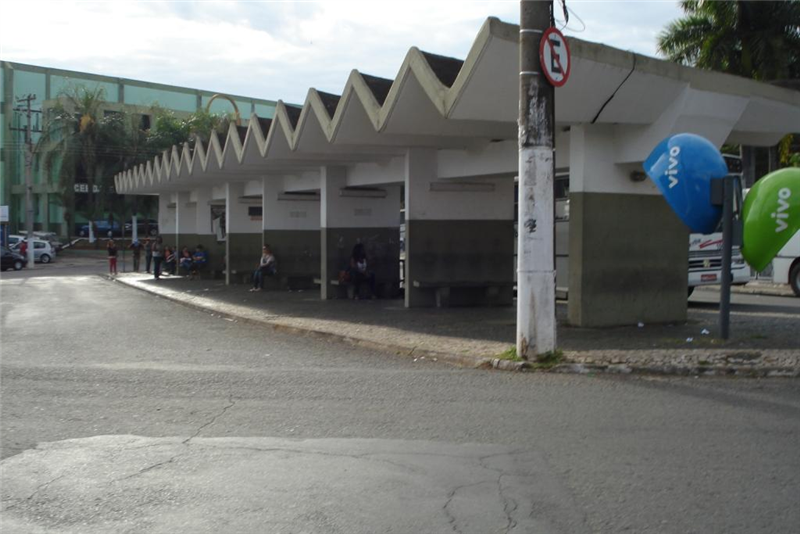 Juca sugere limpeza e instalação de cestos de coleta de lixo em terminal urbano