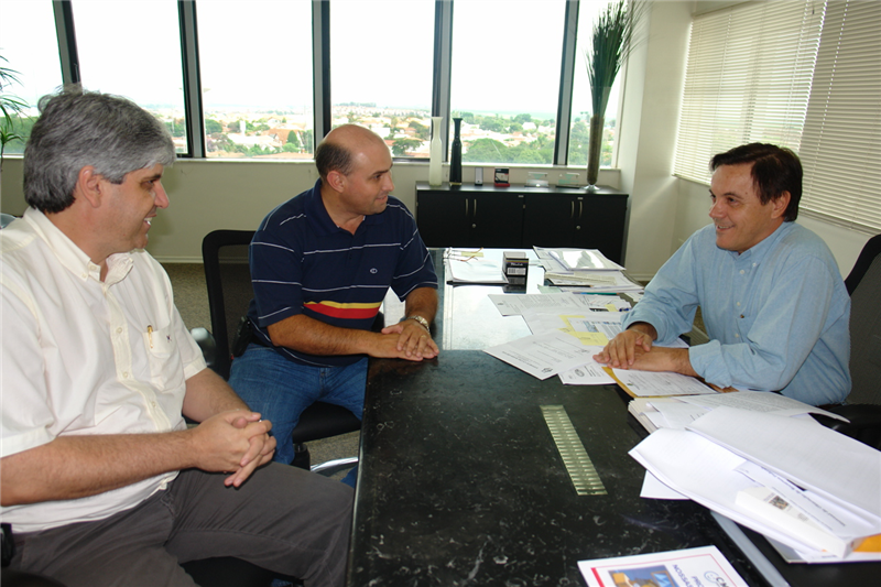 Encontro foi no gabinete do prefeito barbarense