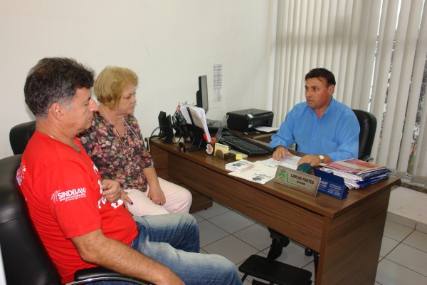 Carlos Fontes em reunião com membros do Sindban.