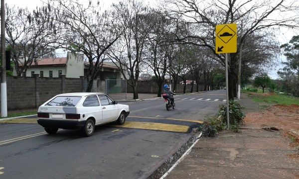 Carlos Fontes tem pedido por lombadas atendido.